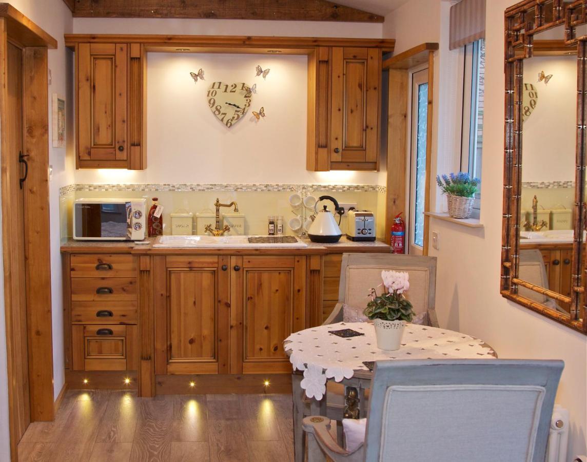 Bed and Breakfast Formby Pinewood Studio Exterior foto